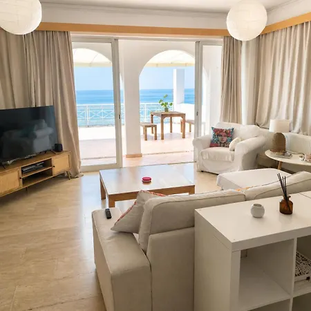 Aprilias Ocean View *